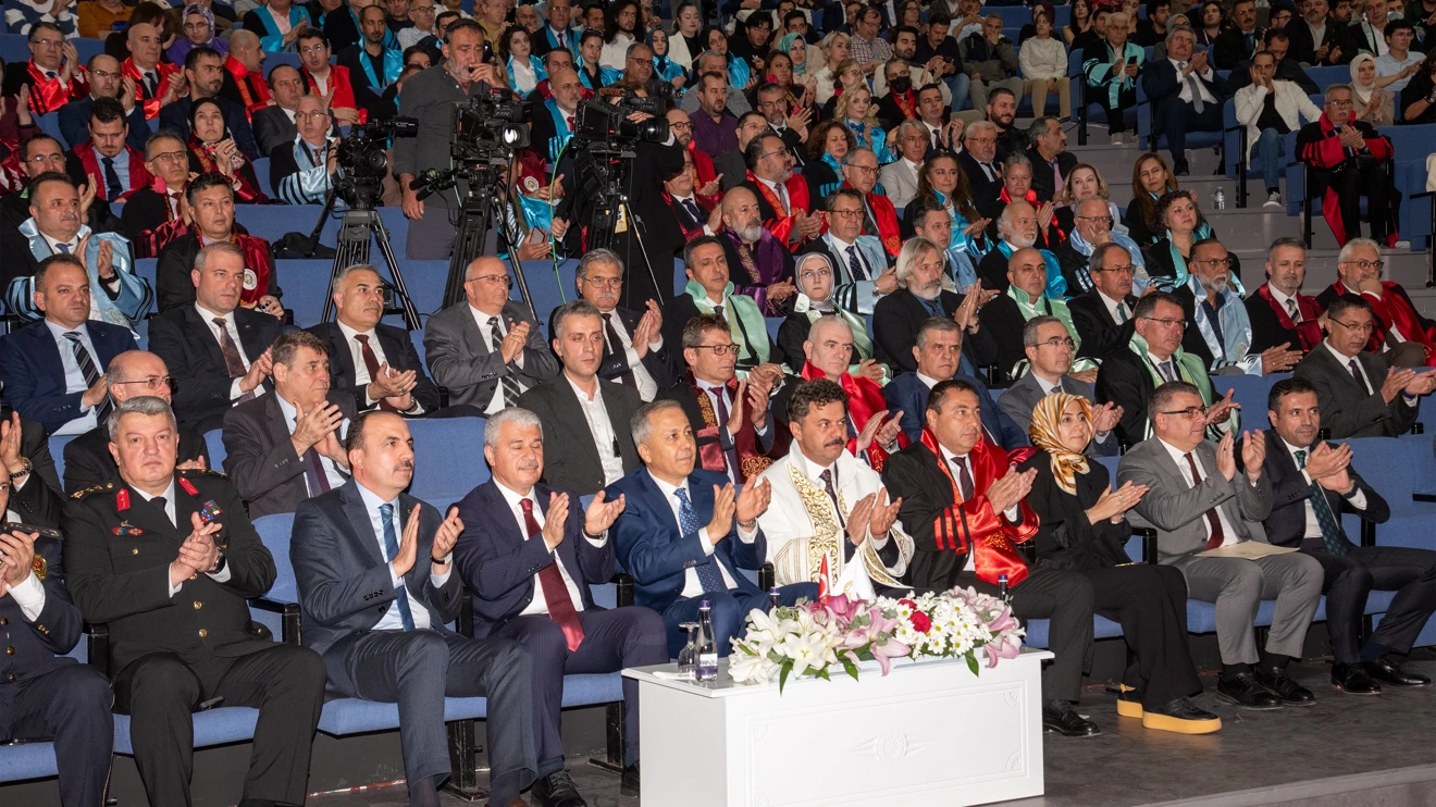 Selçuk Üniversitesi akademik yıl açılışı, Bakan Ali Yerlikaya’nın katılımıyla gerçekleşti